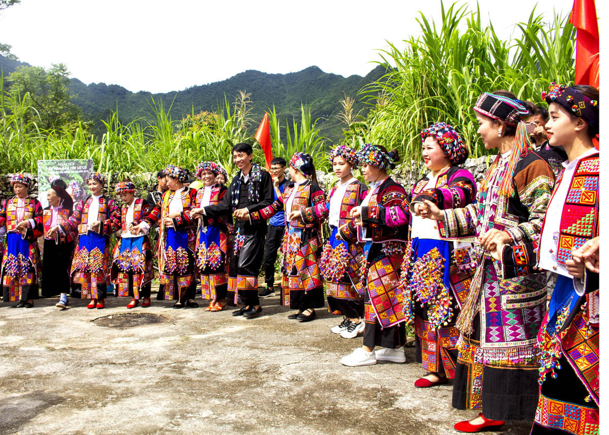 Đồng bào dân tộc Lô Lô ở thôn Sảng Pả A, thị trấn Mèo Vạc (Mèo Vạc) trong ngày hội truyền thống. 