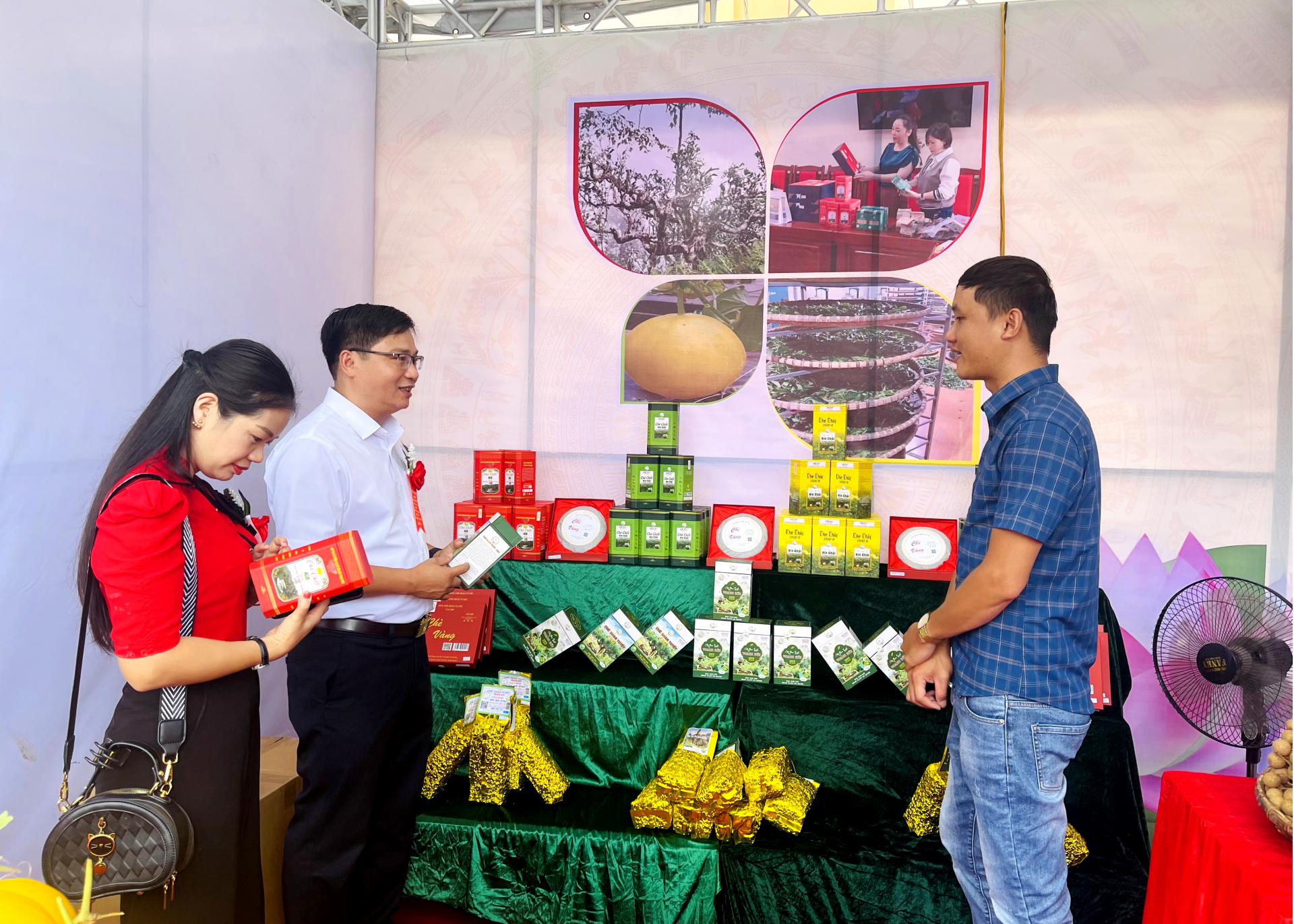 Nhiều sản phẩm nông sản đặc trưng của tỉnh được giới thiệu, hỗ trợ tiêu thụ trên các sàn thương mại điện tử.
