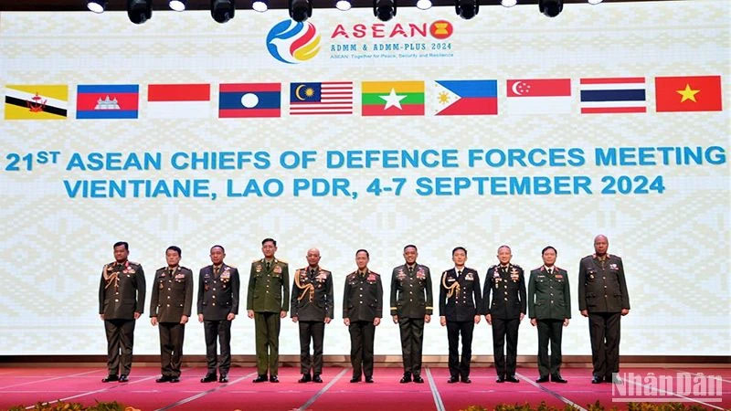 Các Trưởng đoàn các nước ASEAN tham dự Hội nghị. 