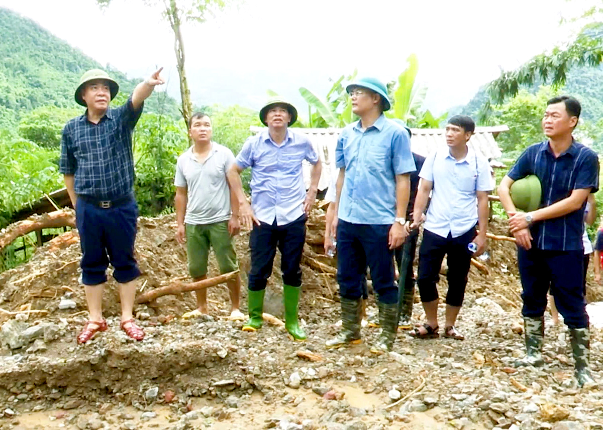 Phó Chủ tịch Thường trực UBND tỉnh Hoàng Gia Long đã đến kiểm tra thực tế tại thôn Đồng Tâm, xã Yên Thành (Quang Bình).