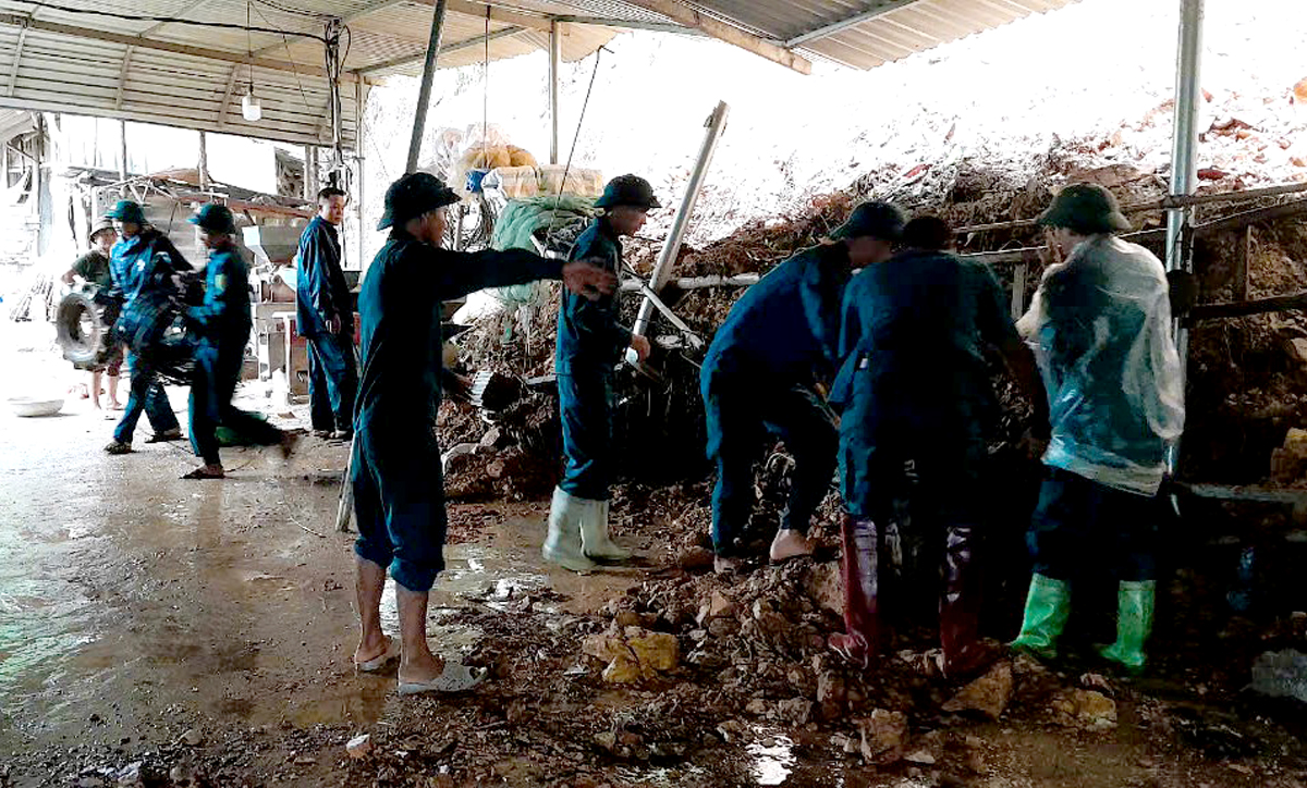 Lực lượng dân quân huyện Quang Bình sẵn sàng tham gia ứng cứu, hỗ trợ người dân trong mưa lũ. Ảnh: M.Hòa (Ban Chỉ huy Quân sự huyện Quang Bình)