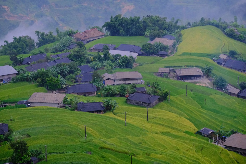 Người dân nơi đây đã biến những ngọn đồi khô cằn thành mảnh đất trù phú