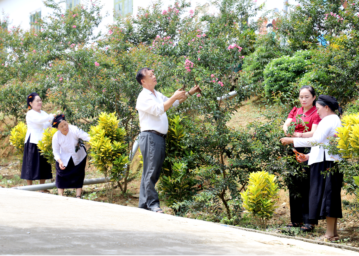 Thôn Yên Lập, xã Yên Thành cải tạo cảnh quan, xây dựng tuyến đường NTM khang trang, sạch đẹp.