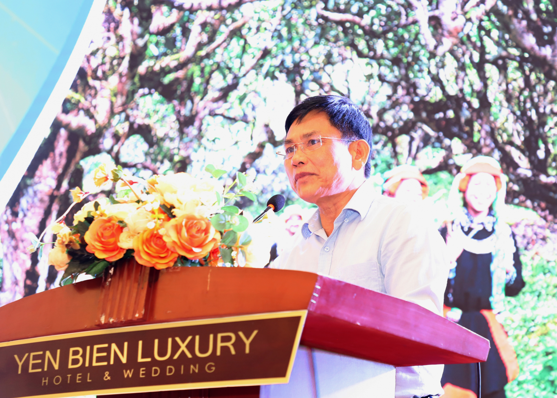 Ông Hoàng Vĩnh Long, Tổng Thư ký Hiệp hội Chè Việt Nam phát biểu các giải pháp nâng cao giá trị từ cây chè.