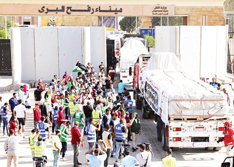 Hàng viện trợ được đưa vào Gaza qua cửa khẩu Rafah. 