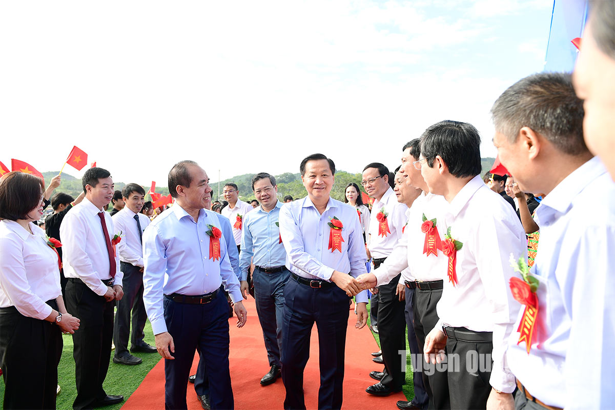 Phó Thủ tướng Lê Minh Khái dự lễ khởi công cao tốc Tuyên Quang -Hà Giang. 