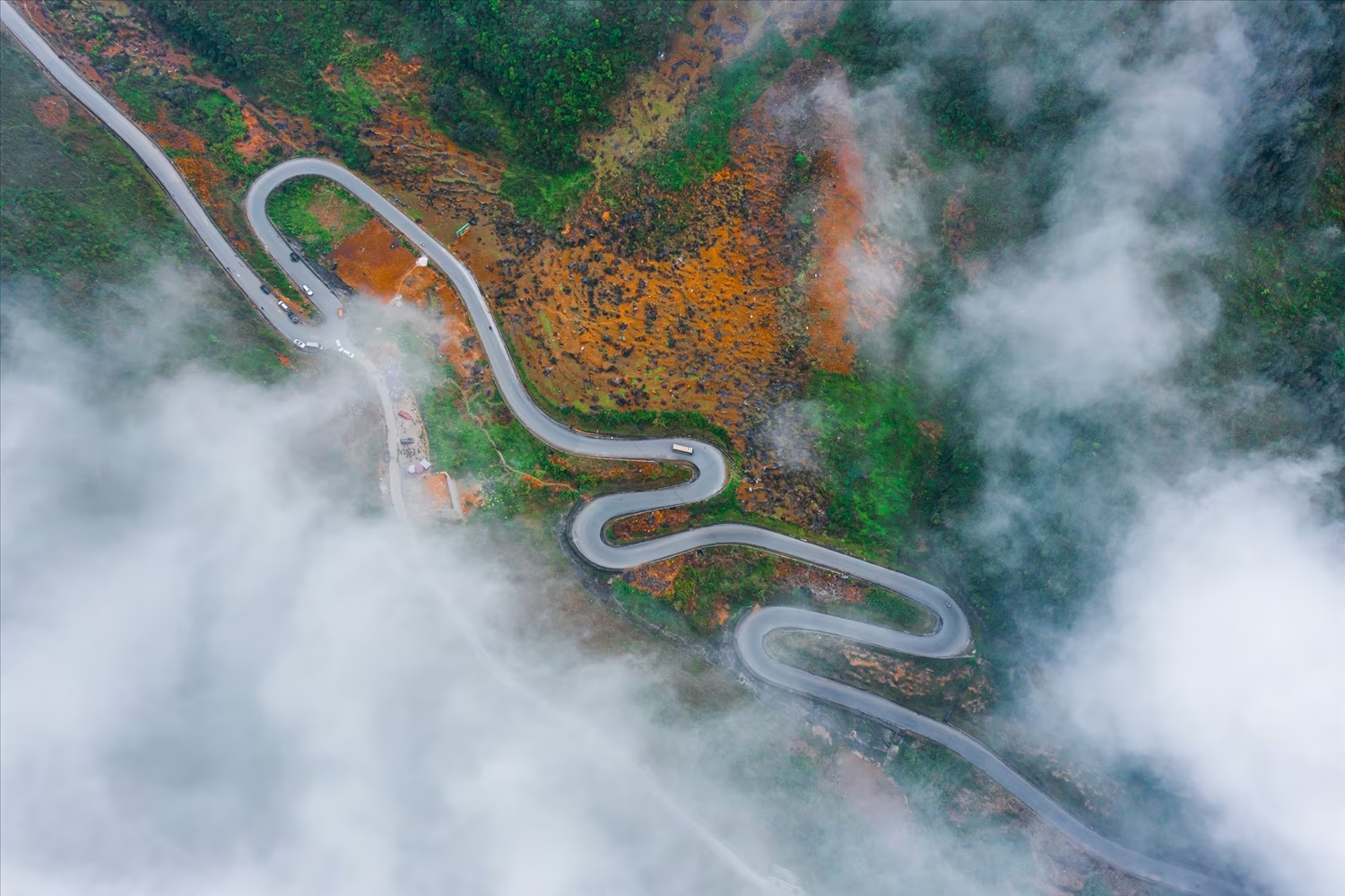 Roads on the Stone Plateau.