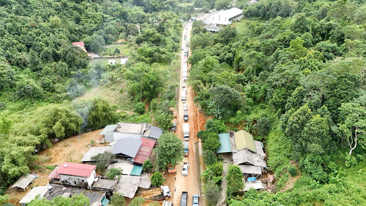 Vehicles have resumed traffic through Km49+500 section.