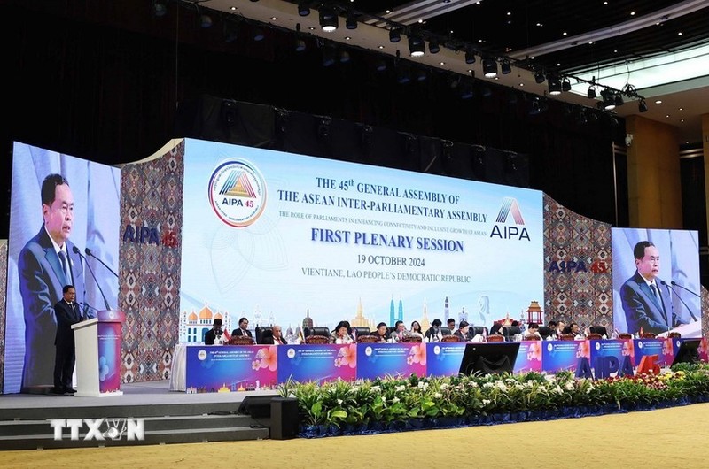 NA Chairman Tran Thanh Man speaks at the first plenary session of AIPA-45