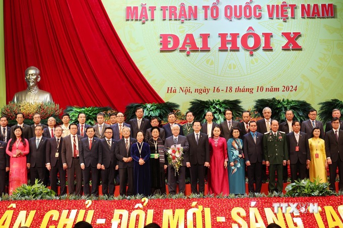 Đoàn Chủ tịch UBTW MTTQ khoá X, nhiệm kỳ 2024 - 2029 ra mắt Đại hội. 