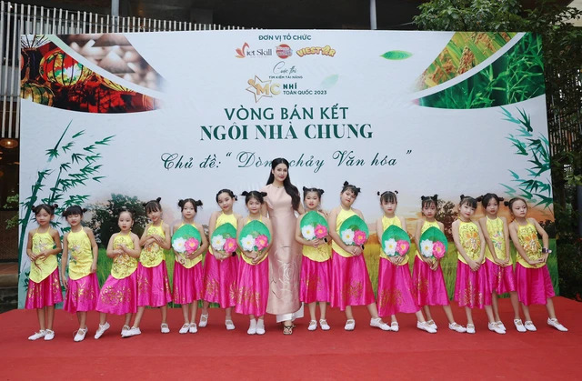 Vòng bán kết cuộc thi với chủ đề Dòng chảy văn hoá, 55 MC nhí đã được tham gia nhiều hoạt đông·trải nghiệm văn hoá bằng các hoạt động ý nghĩa tại nhà chung.