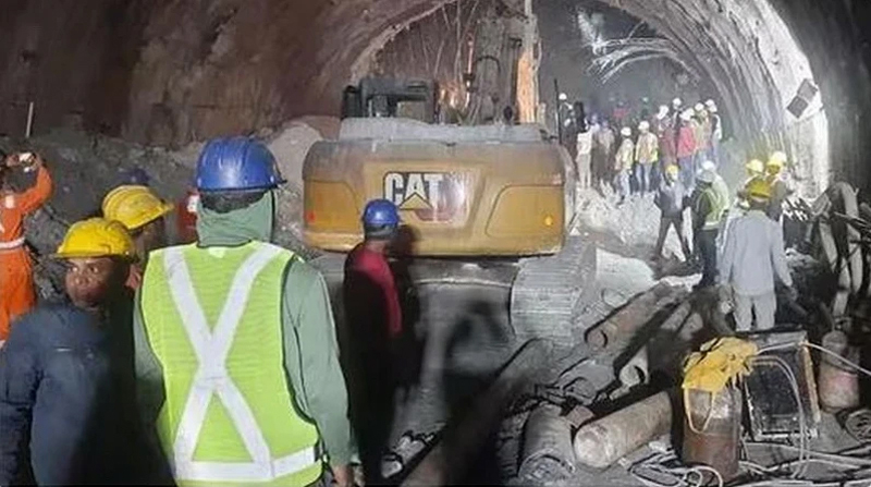 Một phần của đường hầm bị sập vào sáng 12/11, tại bang Uttarakhand, miền bắc Ấn Độ.