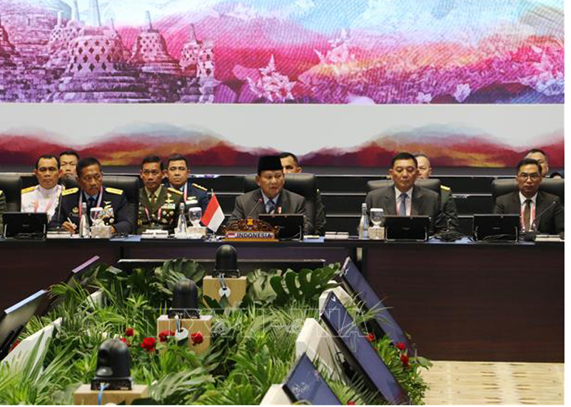 Bộ trưởng Quốc phòng Indonesia Prabowo chủ trì Hội nghị. 