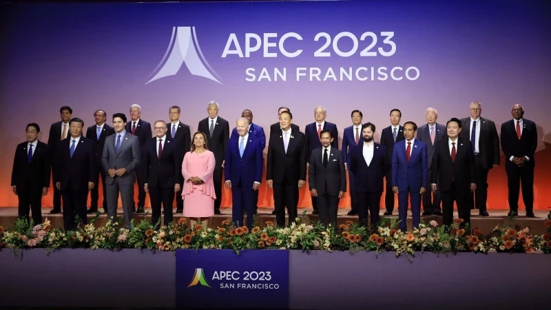 Chủ tịch nước Võ Văn Thưởng với các Nhà Lãnh đạo Kinh tế APEC. 
