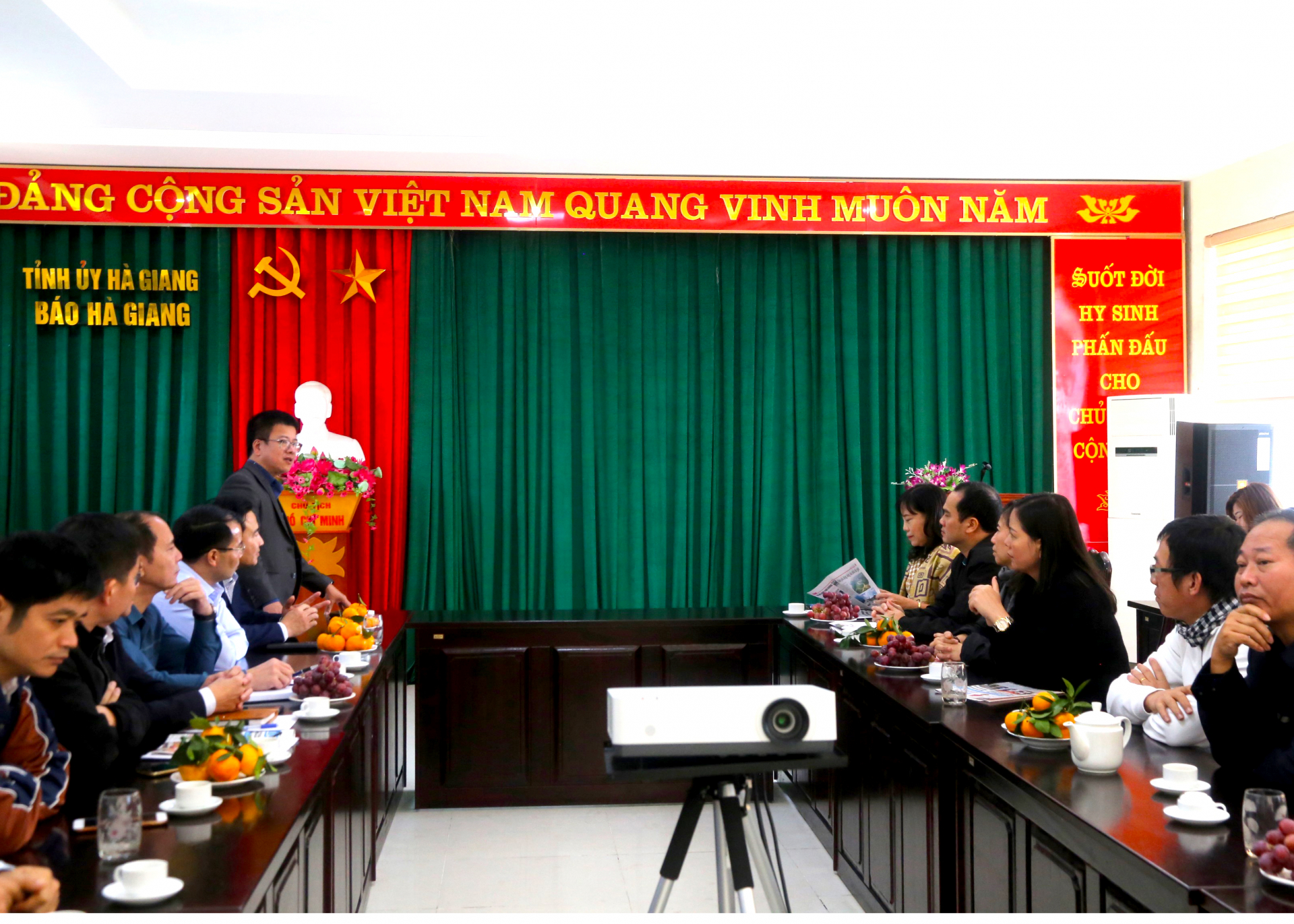 Báo Bà Rịa - Vũng Tàu và Báo Hà Giang chia sẻ kinh nghiệm, nâng cao hoạt động báo Đảng.