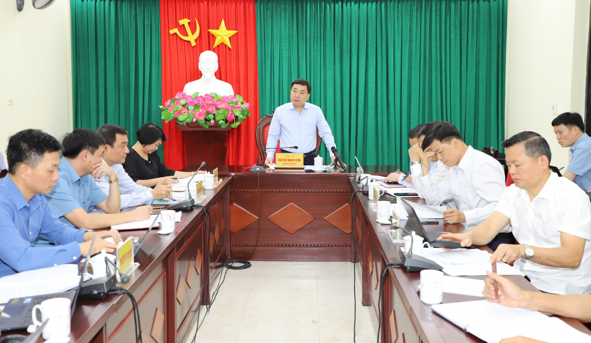 Quyền Bí thư Tỉnh ủy Nguyễn Mạnh Dũng phát biểu kết luận buổi tiếp công dân.