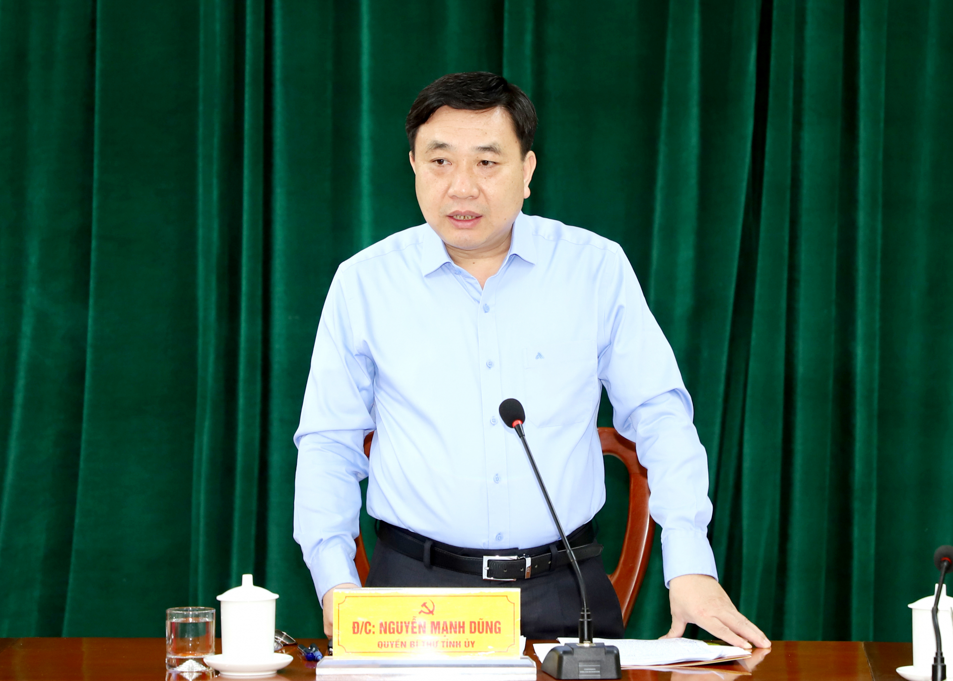 Quyền Bí thư Tỉnh ủy Nguyễn Mạnh Dũng phát biểu kết luận buổi làm việc.