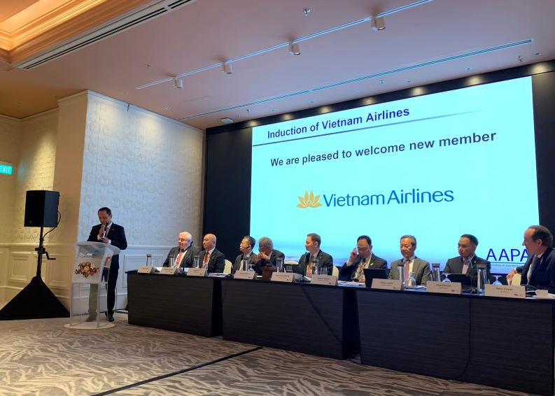 Tổng Giám đốc Vietnam Airlines Lê Hồng Hà phát biểu ý kiến.