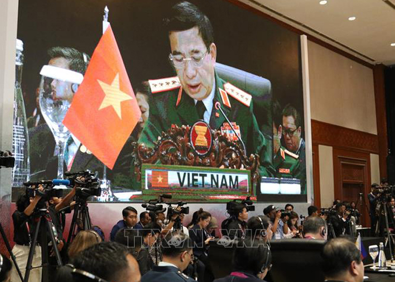 Đại tướng Phan Văn Giang, Ủy viên Bộ Chính trị, Phó Bí thư Quân ủy Trung ương, Bộ trưởng Bộ Quốc phòng, phát biểu tại Hội nghị.