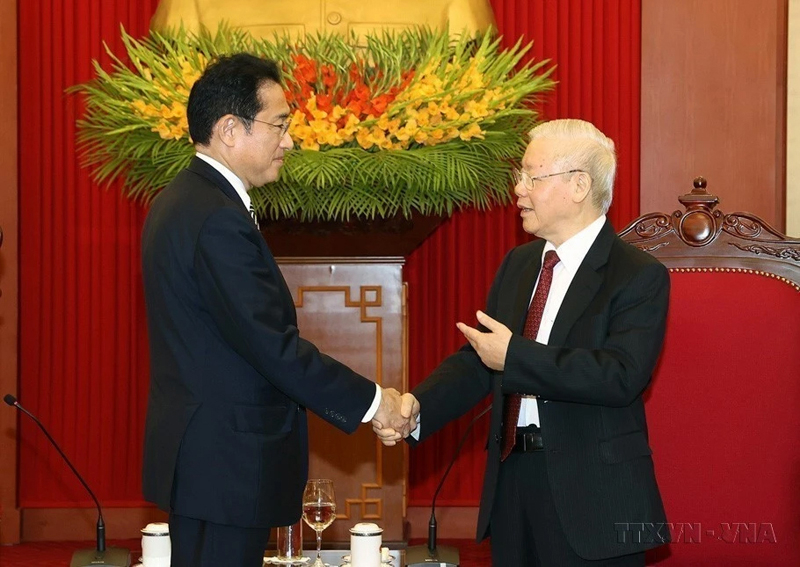 Tổng Bí thư Nguyễn Phú Trọng tiếp Thủ tướng Nhật Bản Kishida Fumio thăm chính thức Việt Nam (1/5/2022). 