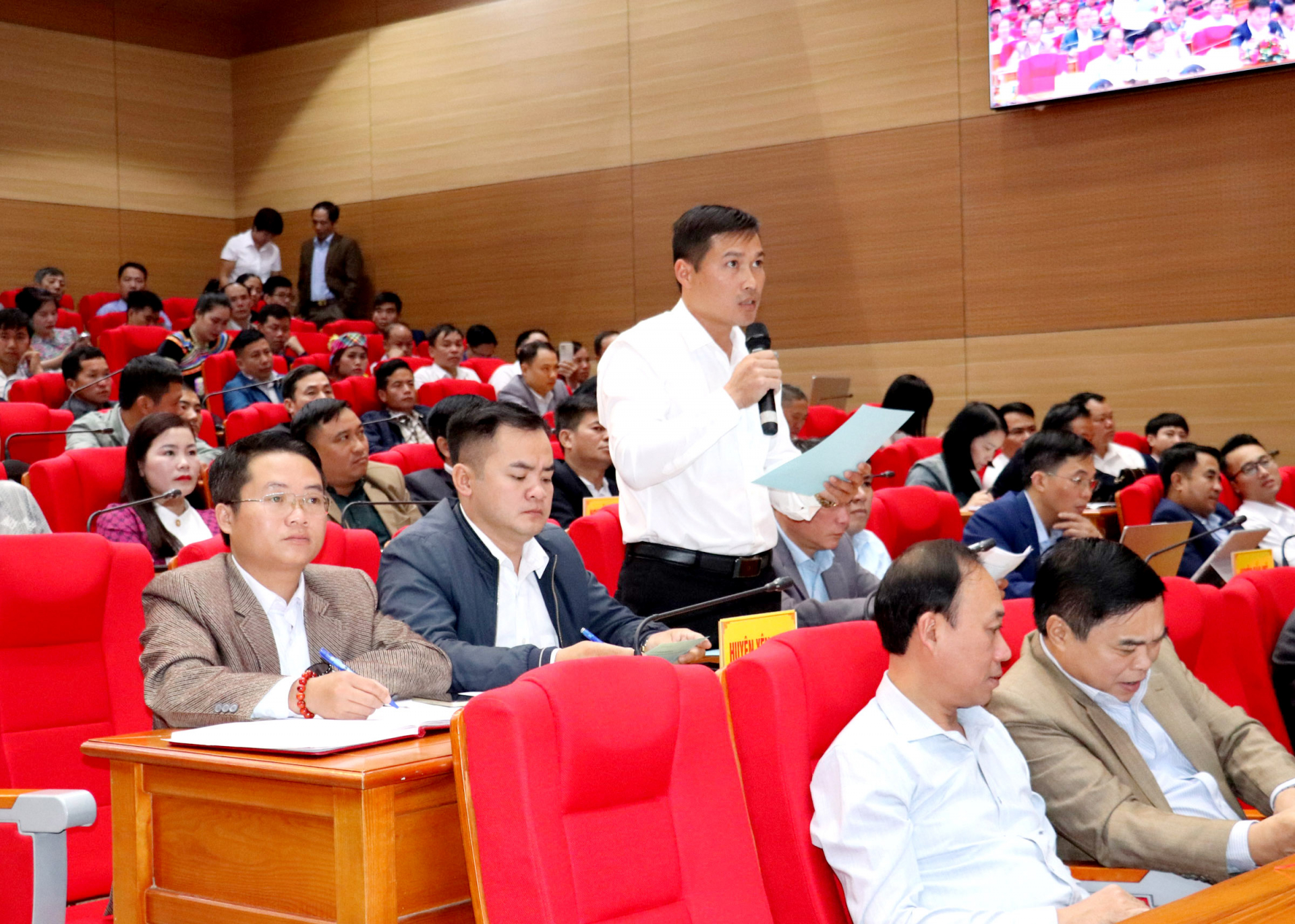 Chủ tịch Hội Nông dân xã Hữu Vinh (Yên Minh) Nguyễn Văn Thoan phát biểu tại hội nghị.