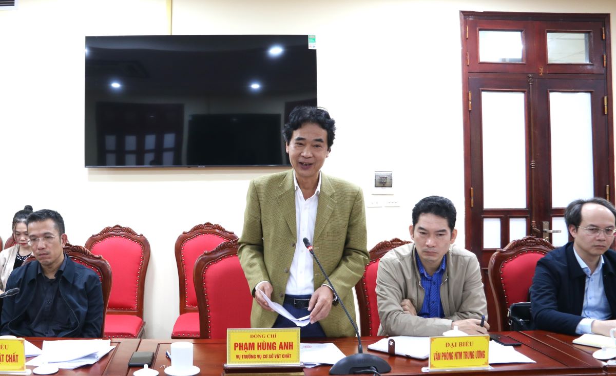 Đồng chí Phạm Hùng Anh, Vụ trưởng Vụ Cơ sở vật chất, Bộ GD&ĐT phát biểu tại buổi làm việc