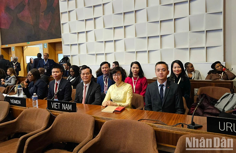 Đoàn Việt Nam tham dự Kỳ họp Đại hội đồng lần thứ 24 các quốc gia thành viên Công ước Bảo vệ di sản văn hóa và thiên nhiên thế giới. 