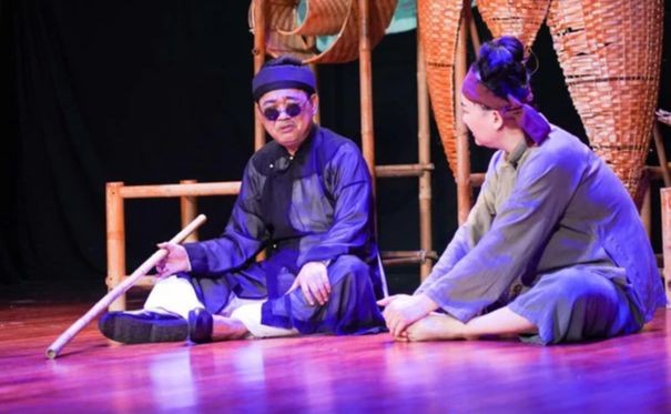 NSƯT Quốc Khánh trong vở Nghêu, Sò, Ốc, Hến của Nhà hát Kịch Việt Nam.