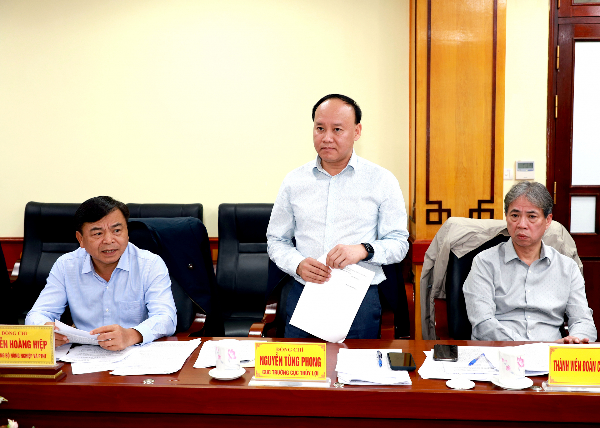 Cục trưởng Cục Thủy lợi Nguyễn Tùng Phong phát biểu tại buổi làm việc.