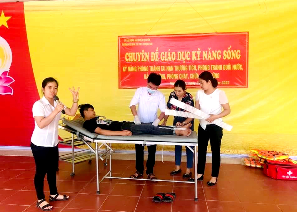 Hoạt động chuyên đề hướng dẫn kỹ năng phòng, chống tai nạn thương tích cho học sinh xã Thượng Sơn (Vị Xuyên).
