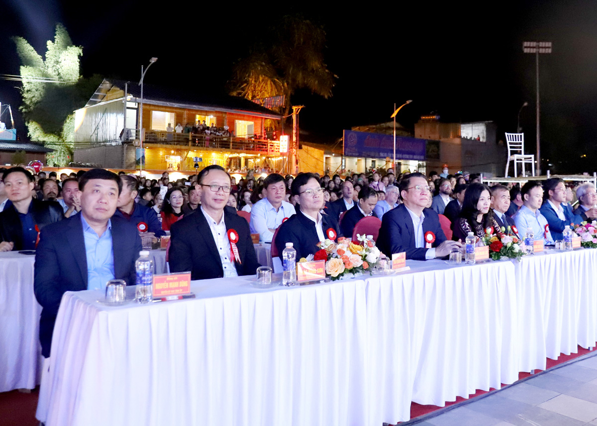 Provincial leaders attend the opening ceremony