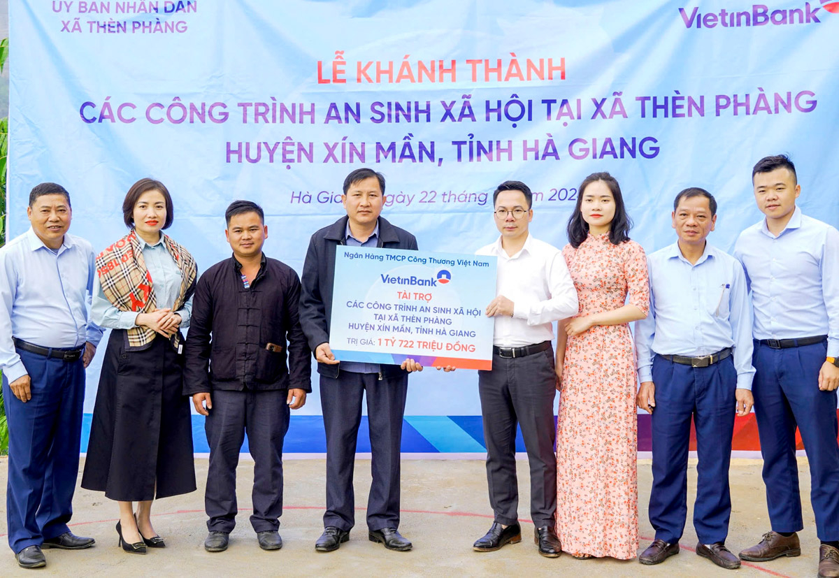 Ngân hàng TMCP Công thương Việt Nam tài trợ 1,72 tỷ đồng xây dựng các công trình an sinh xã hội ở thôn Quán Thèn, xã Thèn Phàng.