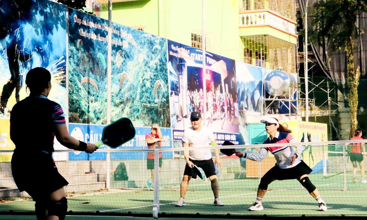 Các vận động viên thi đấu môn Pickleball đã cống hiến những pha bóng đẹp mắt cho khán giả.