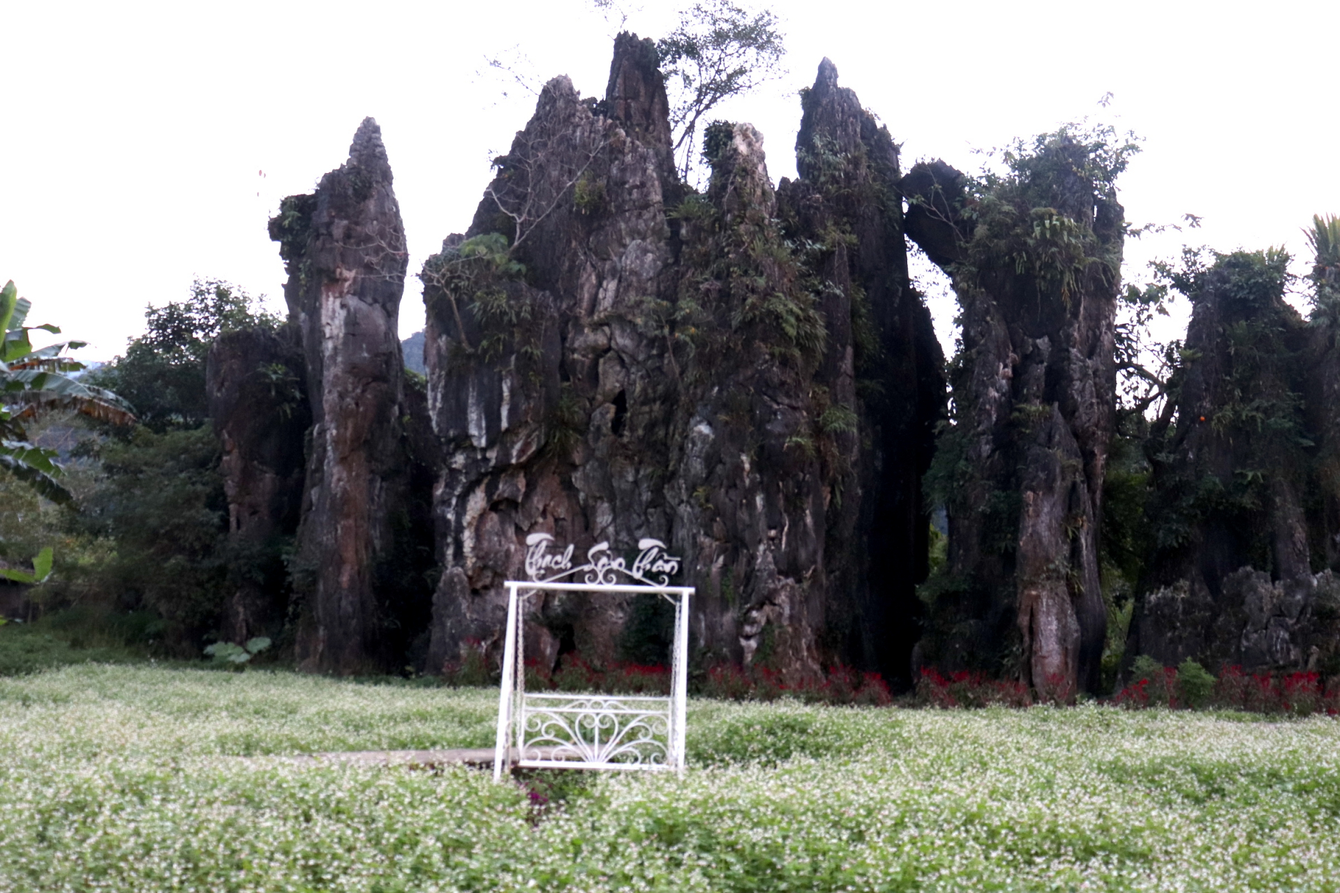 Thach Son Than was listed as a protected site by Ha Giang Province in July 2014.