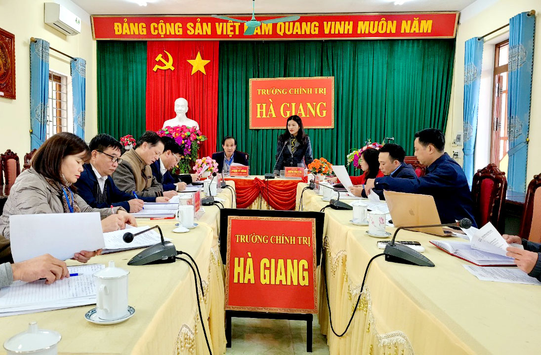 Trưởng ban Tuyên giáo Tỉnh ủy Vương Ngọc Hà phát biểu tại buổi làm việc.
