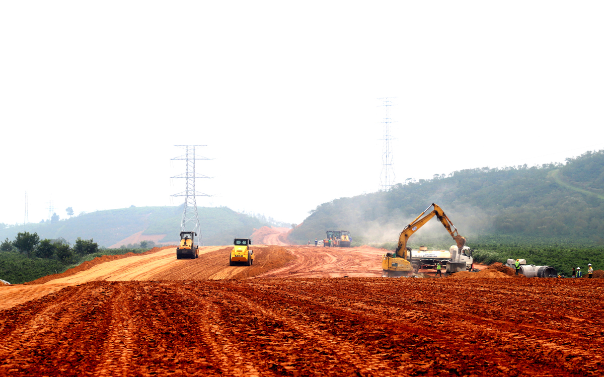 Dự án cao tốc Tuyên Quang - Hà Giang giai đoạn 1 đang được đẩy nhanh tiến độ thi công. 
