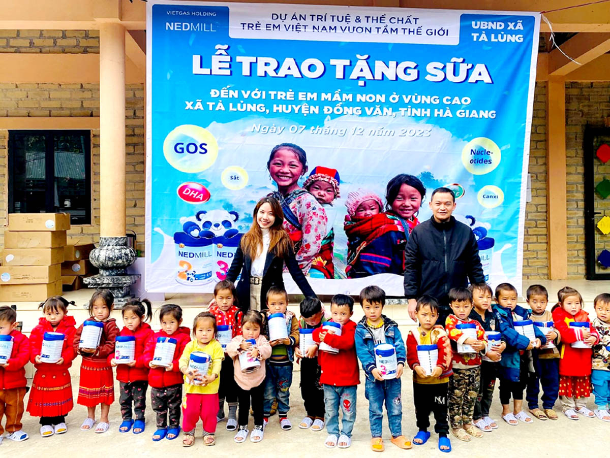  Huyện Đồng Văn tích cực kêu gọi xã hội hóa GD nhằm tăng cường thể chất cho học sinh vùng đồng bào DTTS.
