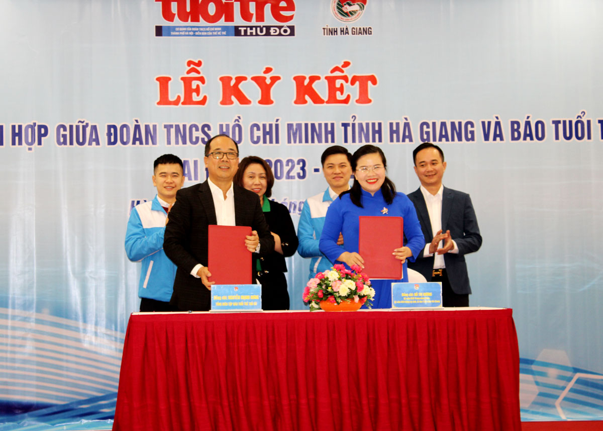 Tỉnh đoàn Hà Giang ký kết phối hợp với Báo Tuổi trẻ Thủ đô.