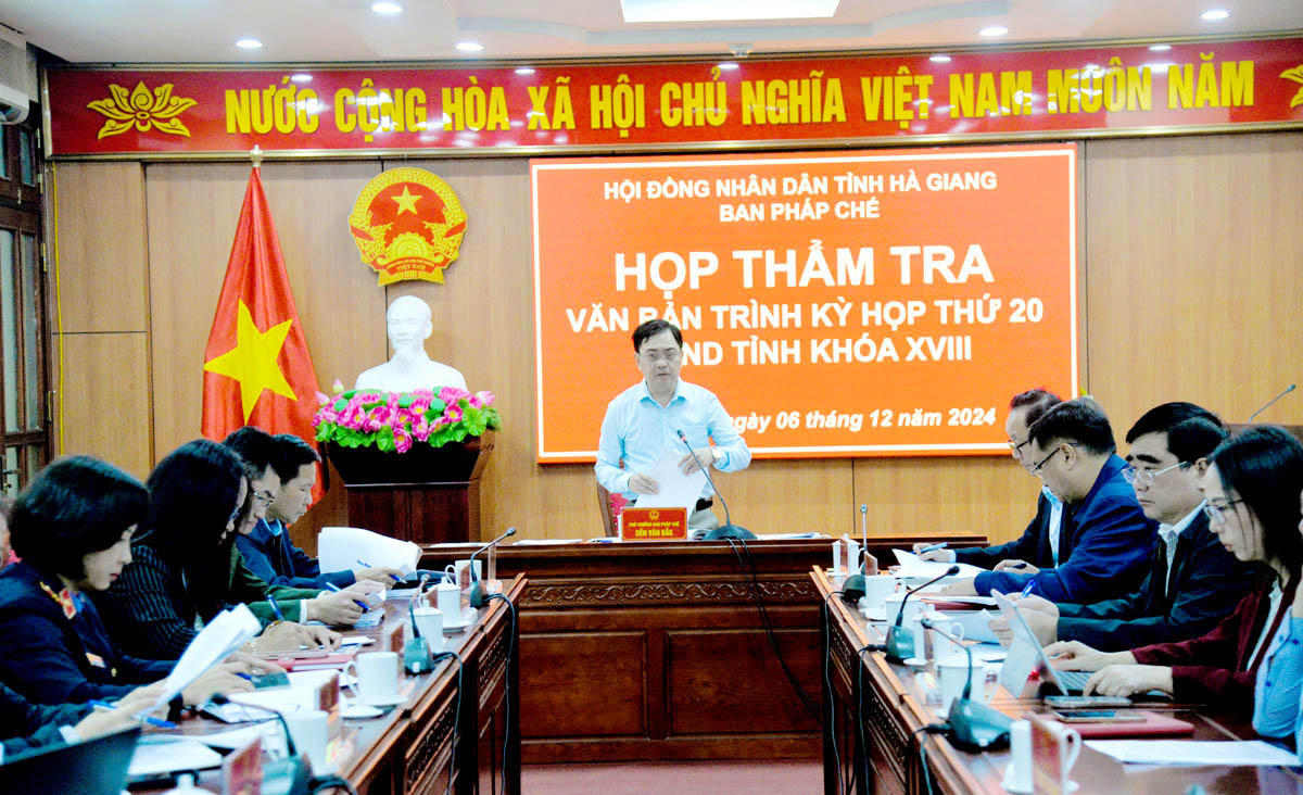 Ban Pháp chế HĐND tỉnh thẩm tra các văn bản trình Kỳ họp thứ 20, HĐND tỉnh khóa XVIII.