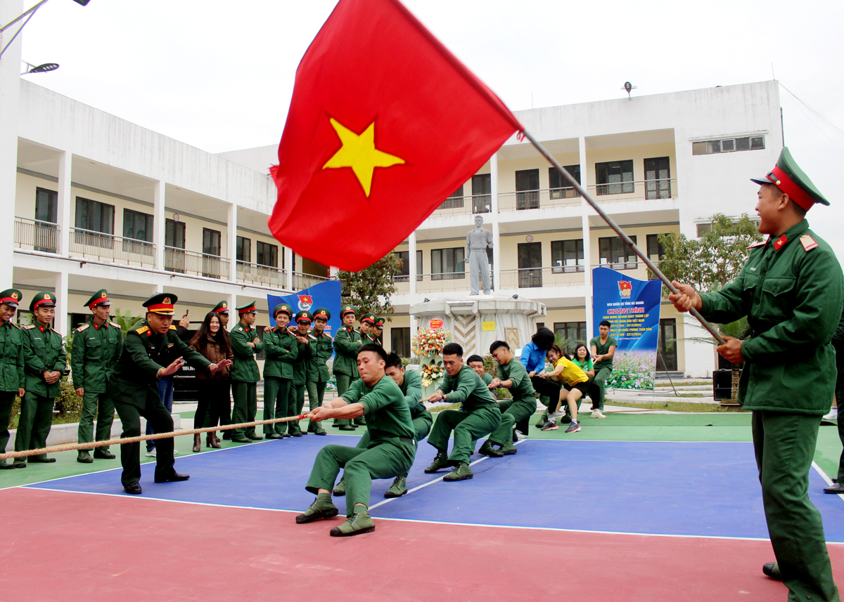 Trận kéo co đầy kịch tính.