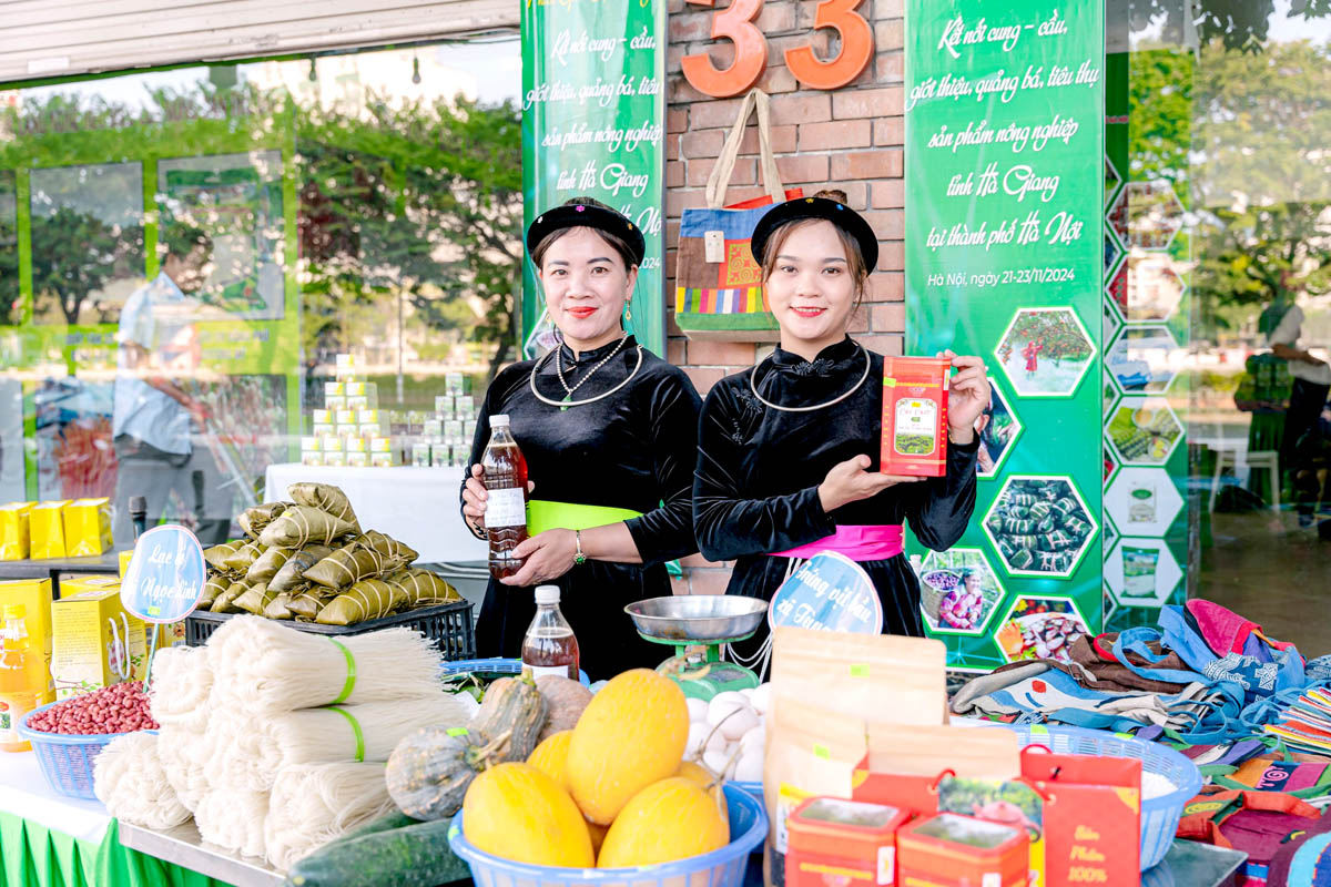 Các sản phẩm nông nghiệp của Hà Giang được trưng bày, giới thiệu, tiêu thụ tại Hội nghị kết nối cung cầu nông nghiệp tại Hà Nội