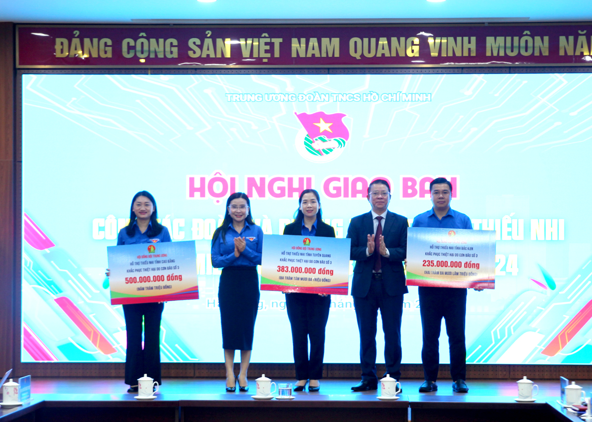 Hội đồng Đội T.Ư trao kinh phí khắc phục hậu quả thiên tai cho các Tỉnh đoàn: Tuyên Quang, Cao Bằng, Bắc Kạn.