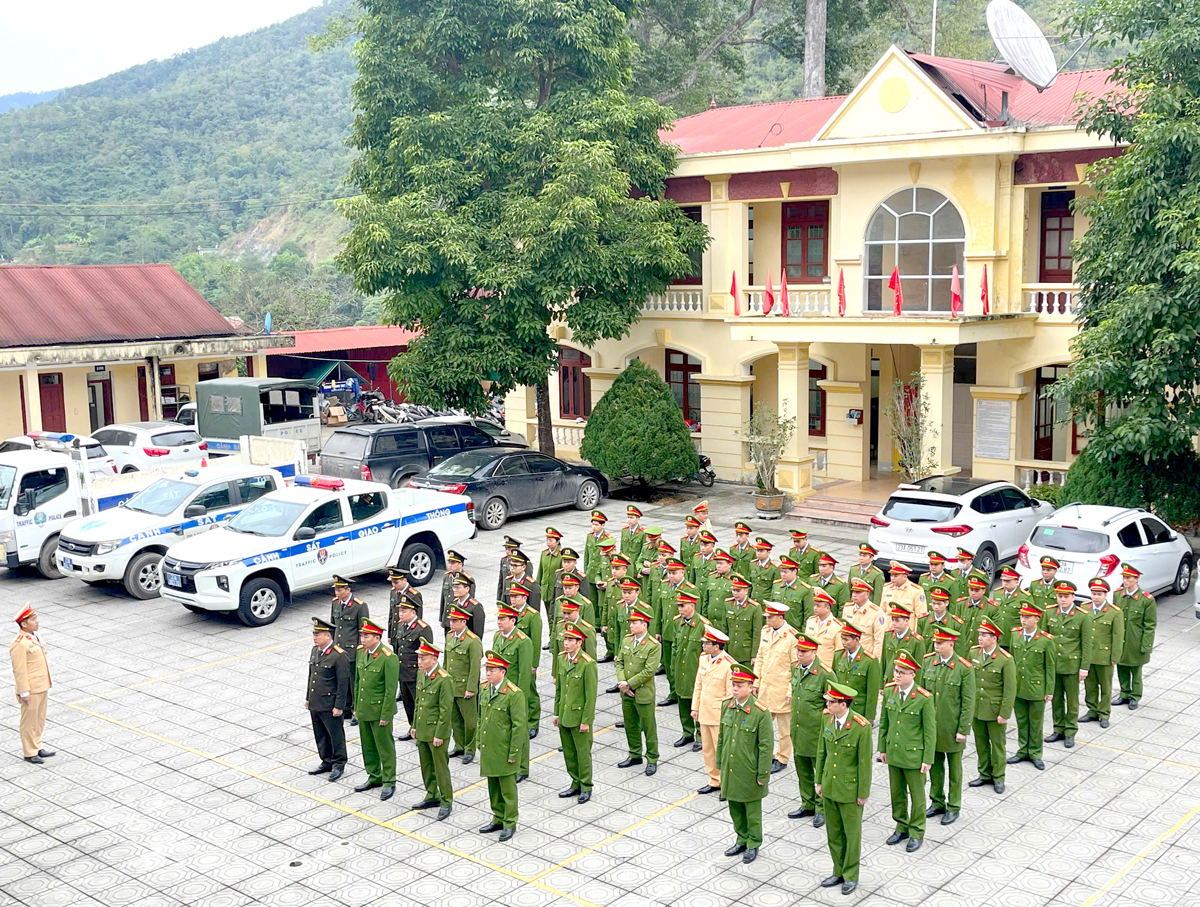 Công an huyện Yên Minh ra quân cao điểm tấn công, trấn áp tội phạm, bảo vệ tuyệt đối an ninh, an toàn Tết Nguyên đán Ất Tỵ 2025.