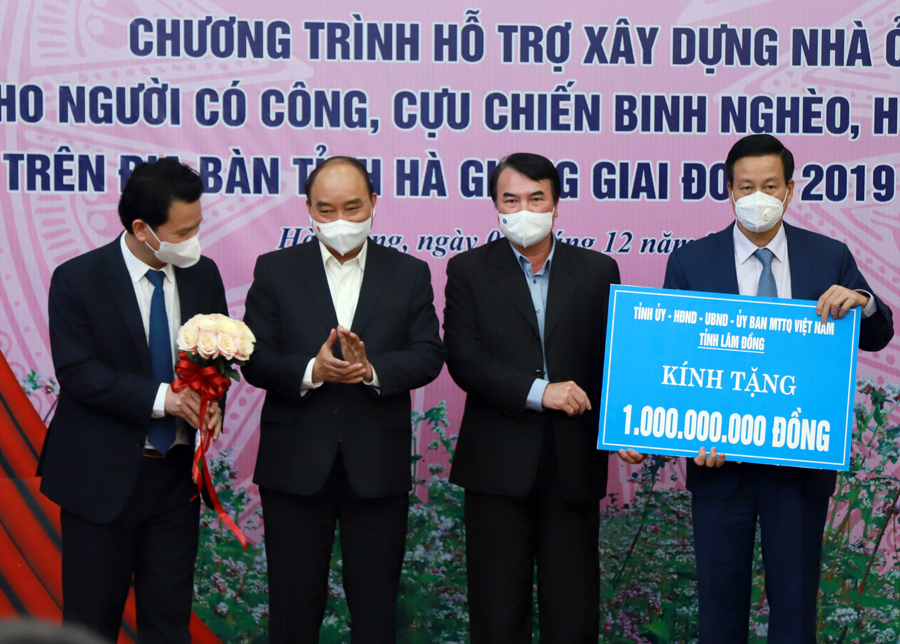 Lãnh đạo tỉnh Lâm Đồng hỗ trợ 1 tỷ đồng cho tỉnh làm nhà ở cho hộ nghèo, gia đình chính sách
