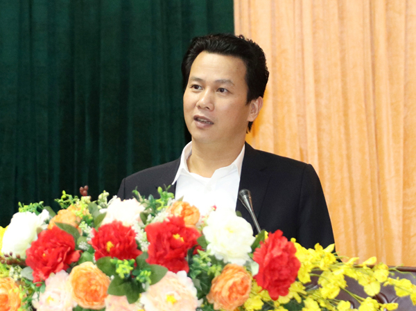 Bí thư Tỉnh ủy Đặng Quốc Khánh phát biểu động viên, giao nhiệm vụ cho ngành Thuế và Kho bạc Nhà nước tỉnh.