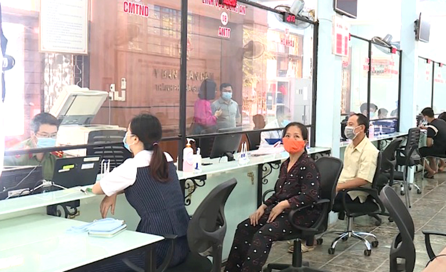 Bộ phận tiếp nhận và trả kết quả thủ tục hành chính thành phố Hà Giang từng bước mang lại sự hài lòng cho các tổ chức và cá nhân đến giao dịch.