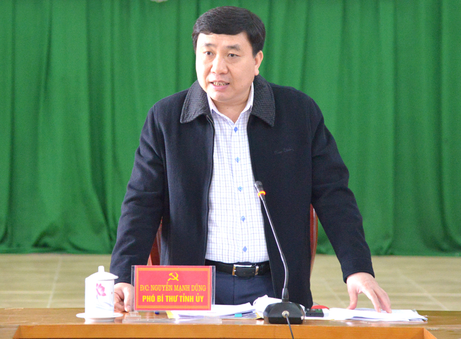Phó Bí thư Tỉnh ủy Nguyễn Mạnh Dũng phát biểu kết luận tại buổi làm việc với xã Phương Độ.