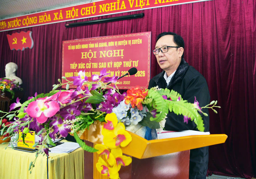 Phó Bí thư Thường trực Tỉnh ủy, Chủ tịch HĐND tỉnh Thào Hồng Sơn phát biểu tại buổi TXCT.